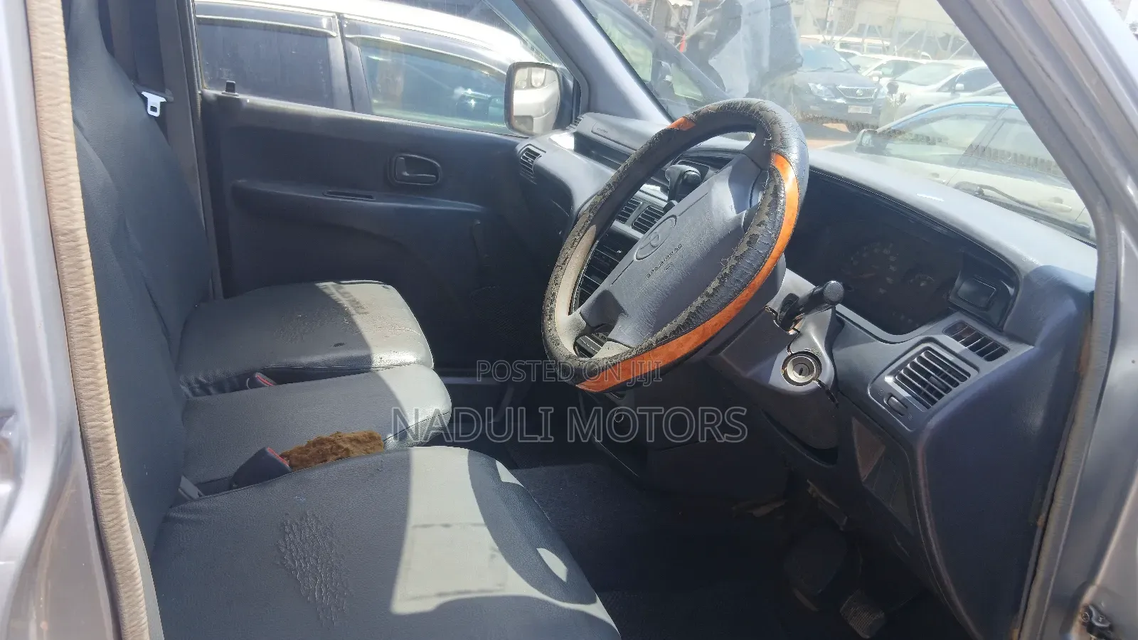 Toyota Noah 2002 Silver