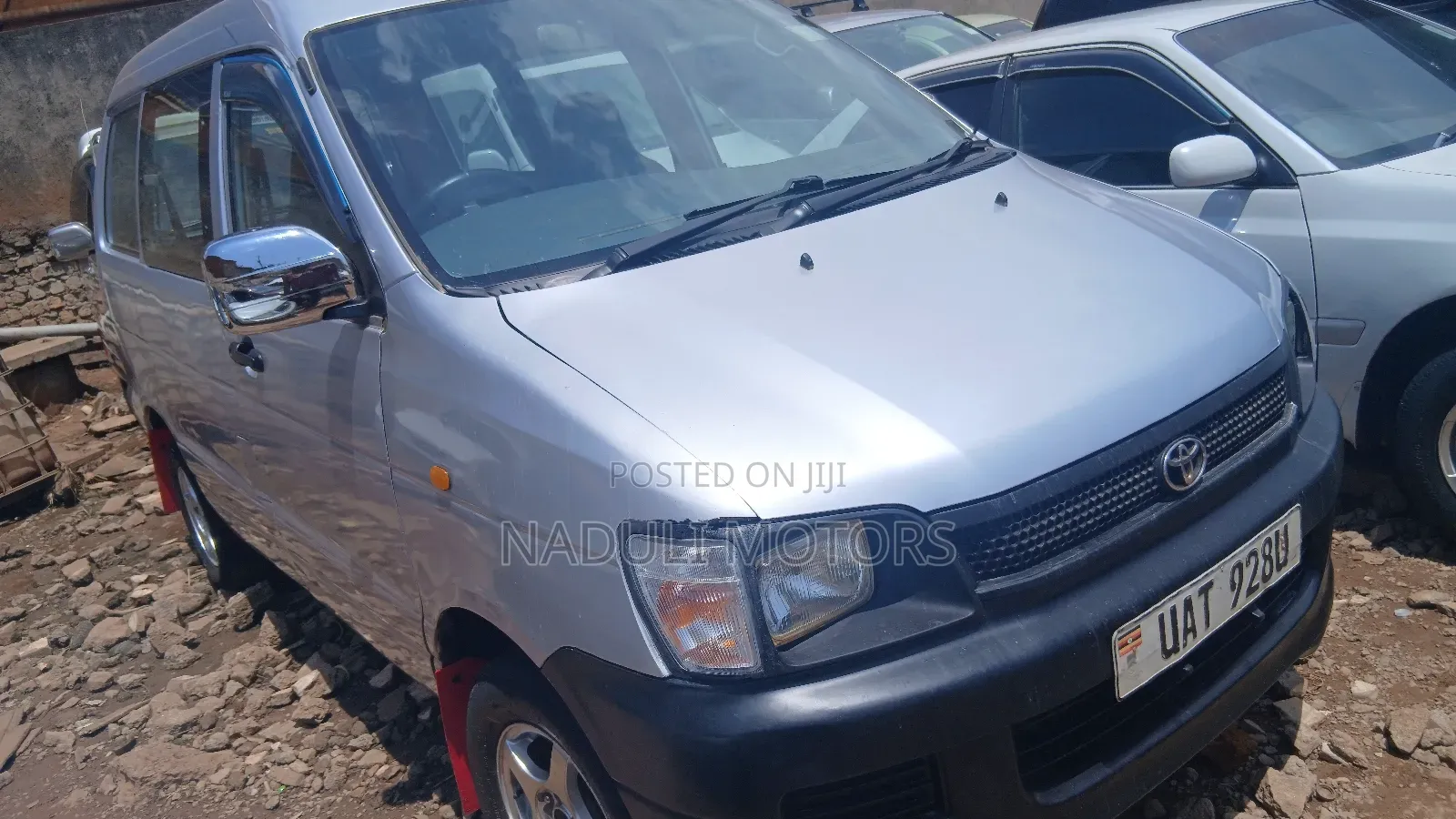 Toyota Noah 2002 Silver