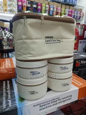 Portable Lunch Container Set With a Thermal Bag.