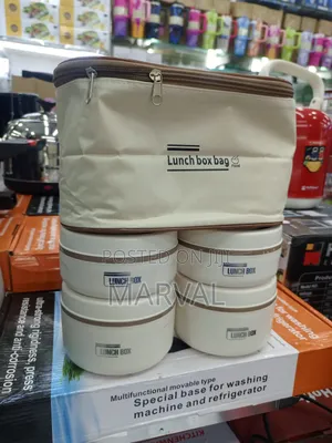 Portable Lunch Container Set With a Thermal Bag.