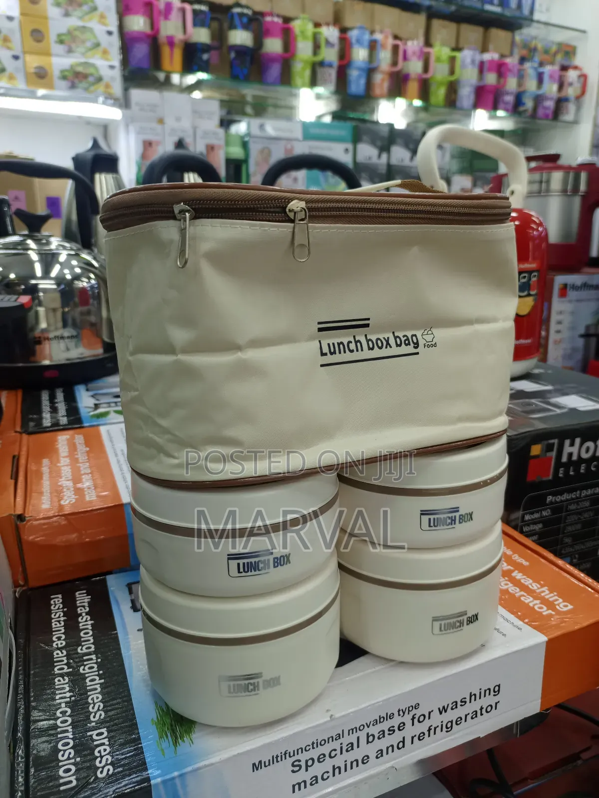 Portable Lunch Container Set With a Thermal Bag.
