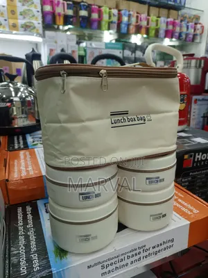 Portable Lunch Container Set With a Thermal Bag.