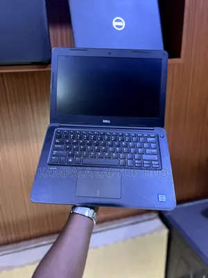 Laptop Dell Latitude 13 3380 4GB Intel Core I5 HDD+SSD 500GB