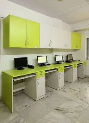 Modern Work Station With Upper Cabinets