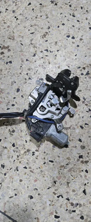 Harrier Kawundo and Lexus Rx330,Rx350 Lift Gate Actuator Assembly