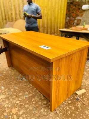 1.6 Office Desks