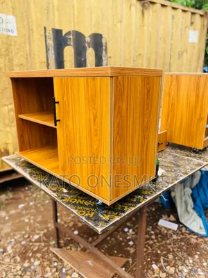 1.6 Office Desks
