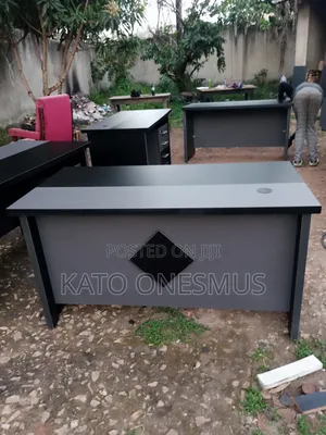 Designed 1.4meters Desk