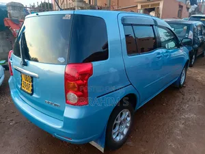 Toyota Raum 2005 Blue