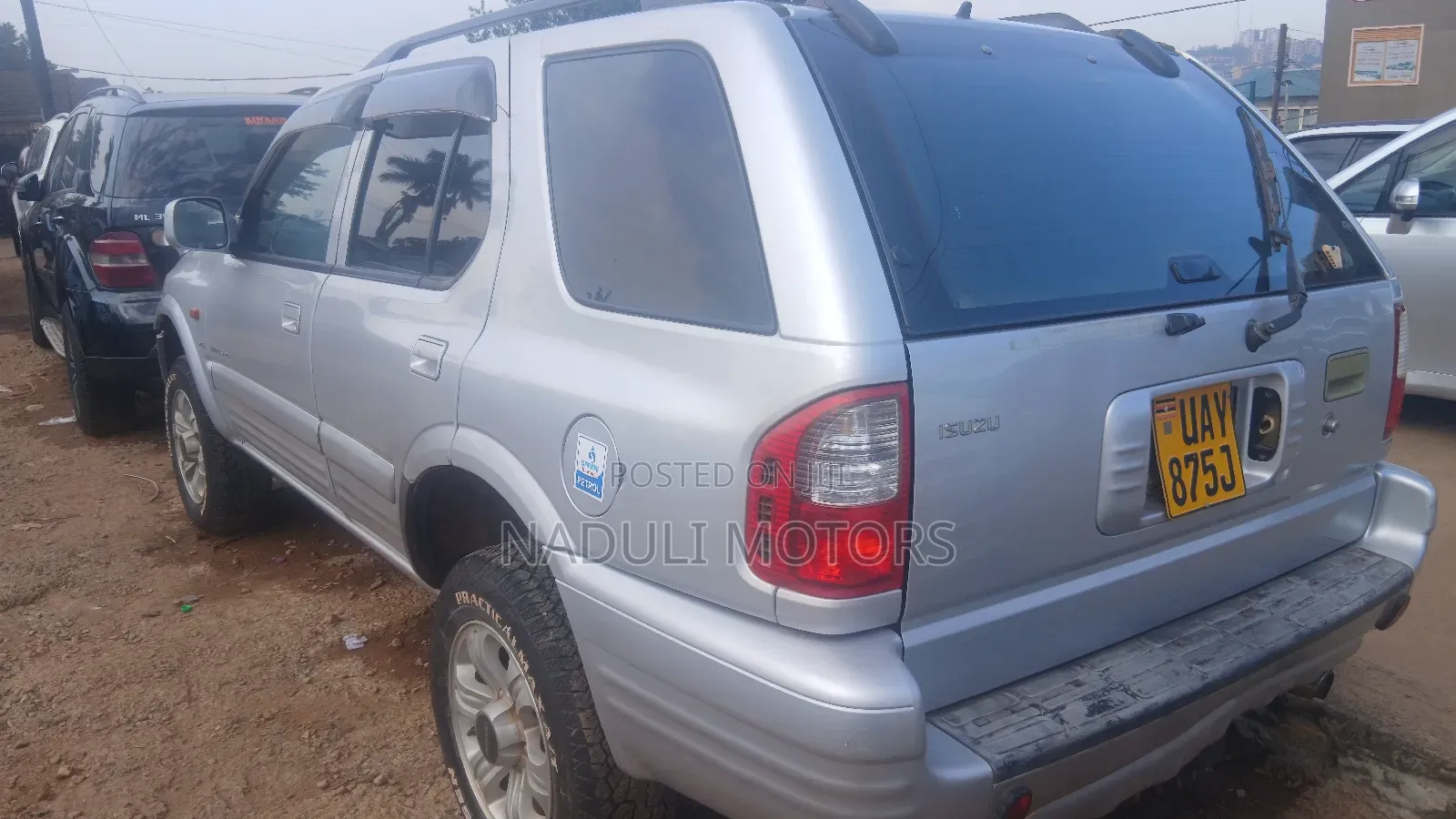 Isuzu Rodeo 2004 Silver