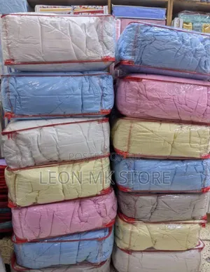 4pcs Plain Color Comforters