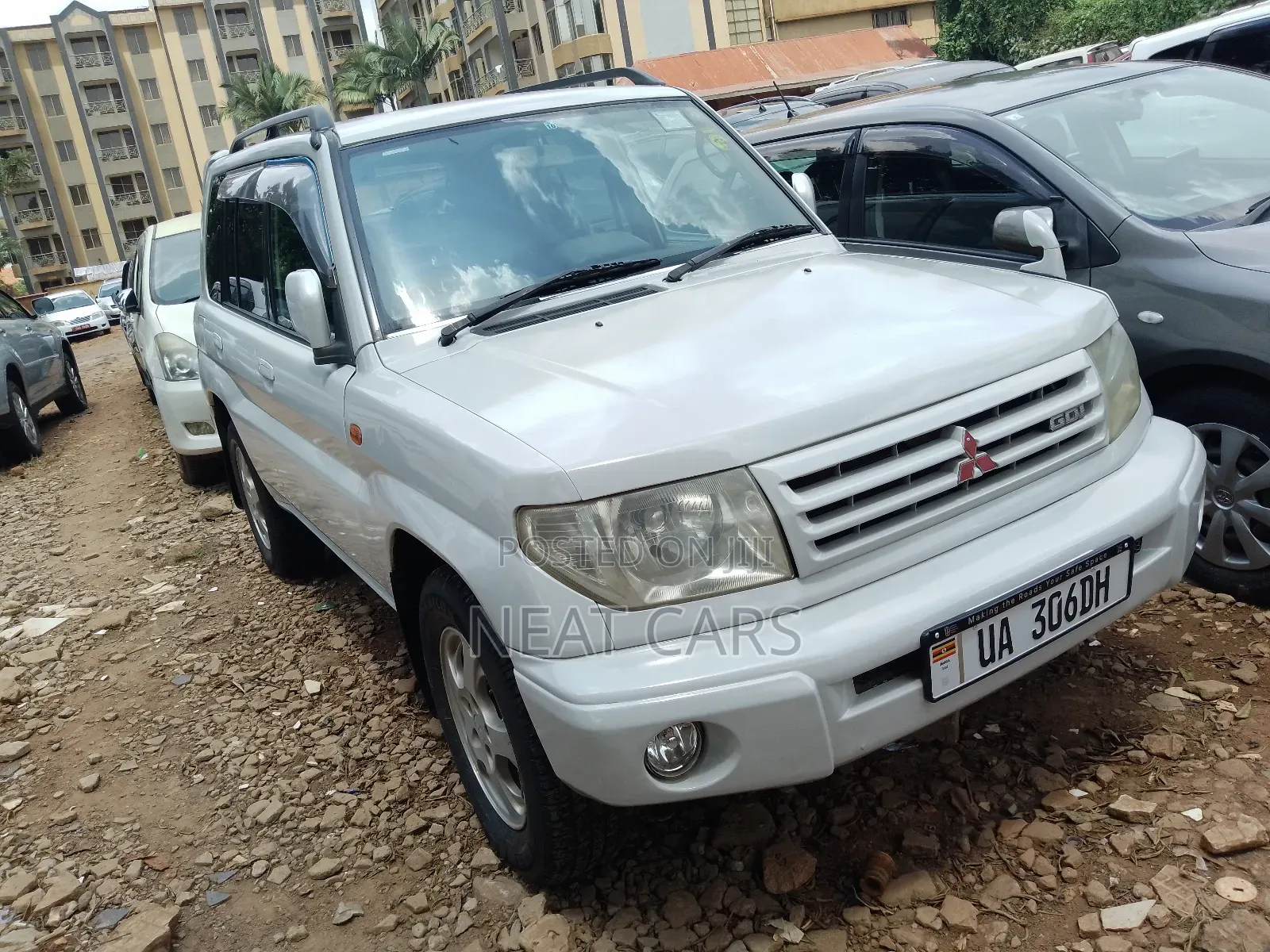 Mitsubishi Pajero IO 2000 White