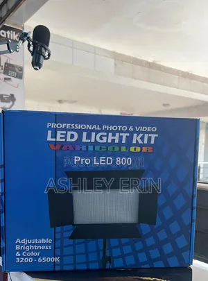 Led 800 Full Kit Light and Stand With Two Batteries