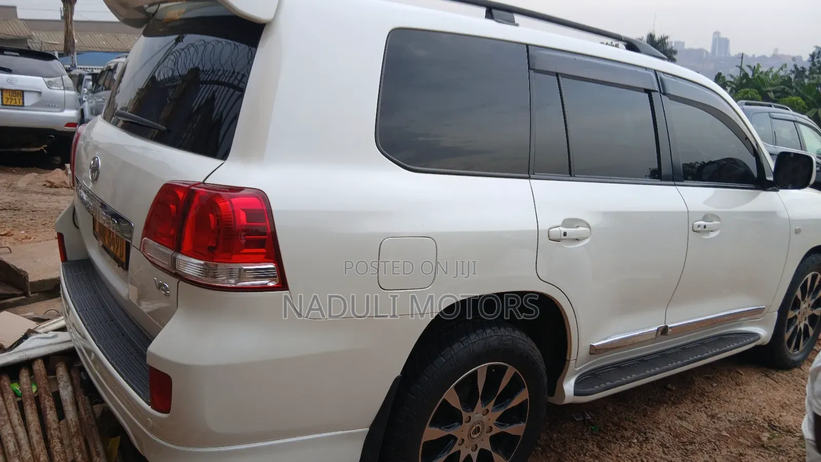 Toyota Land Cruiser Prado 2011 White