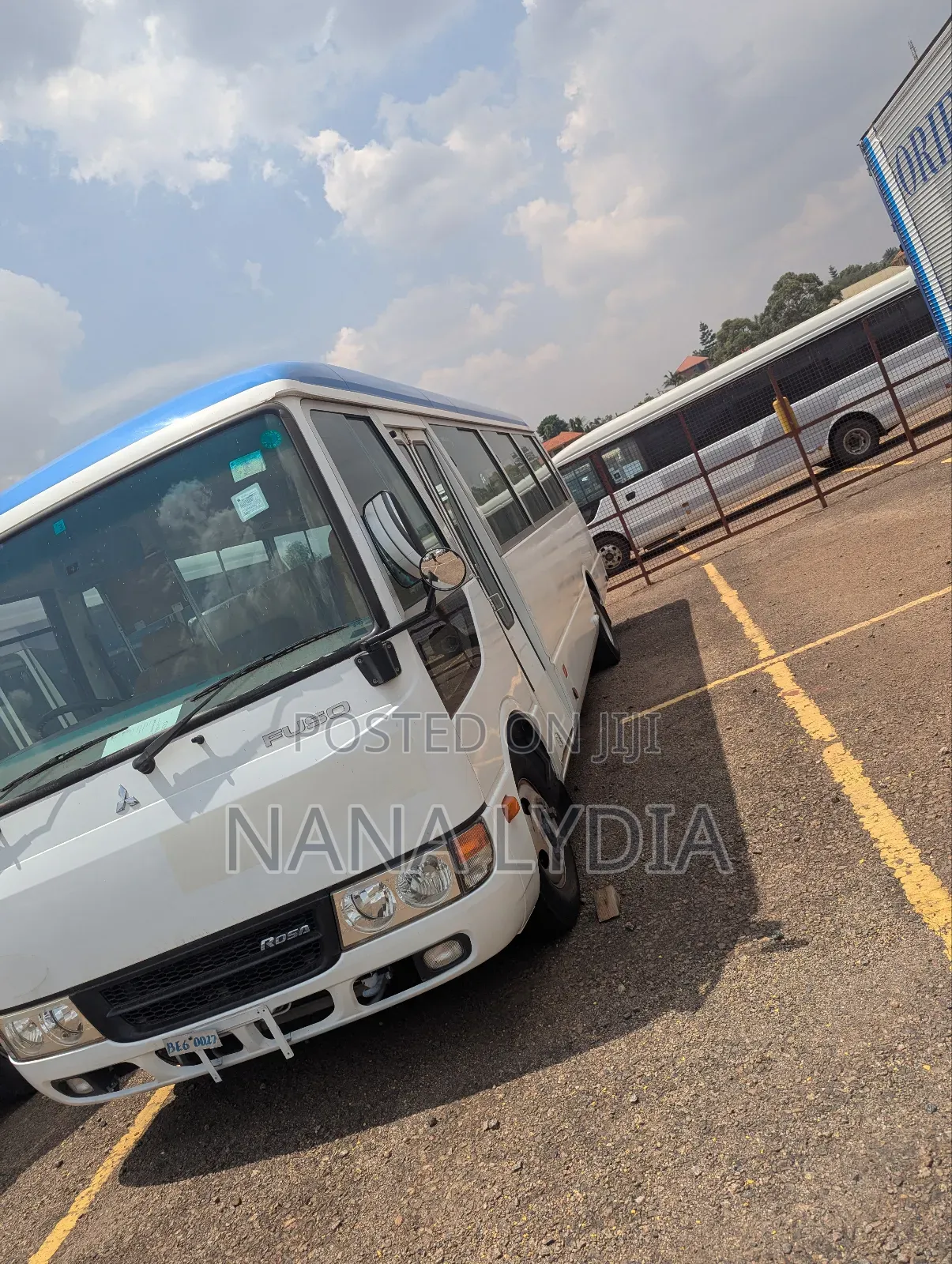 Mitsubishi Fuso Rosa 2012 White