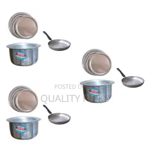 9 Pieces Set of Aluminum Saucepans With Lids and a Frying Pan