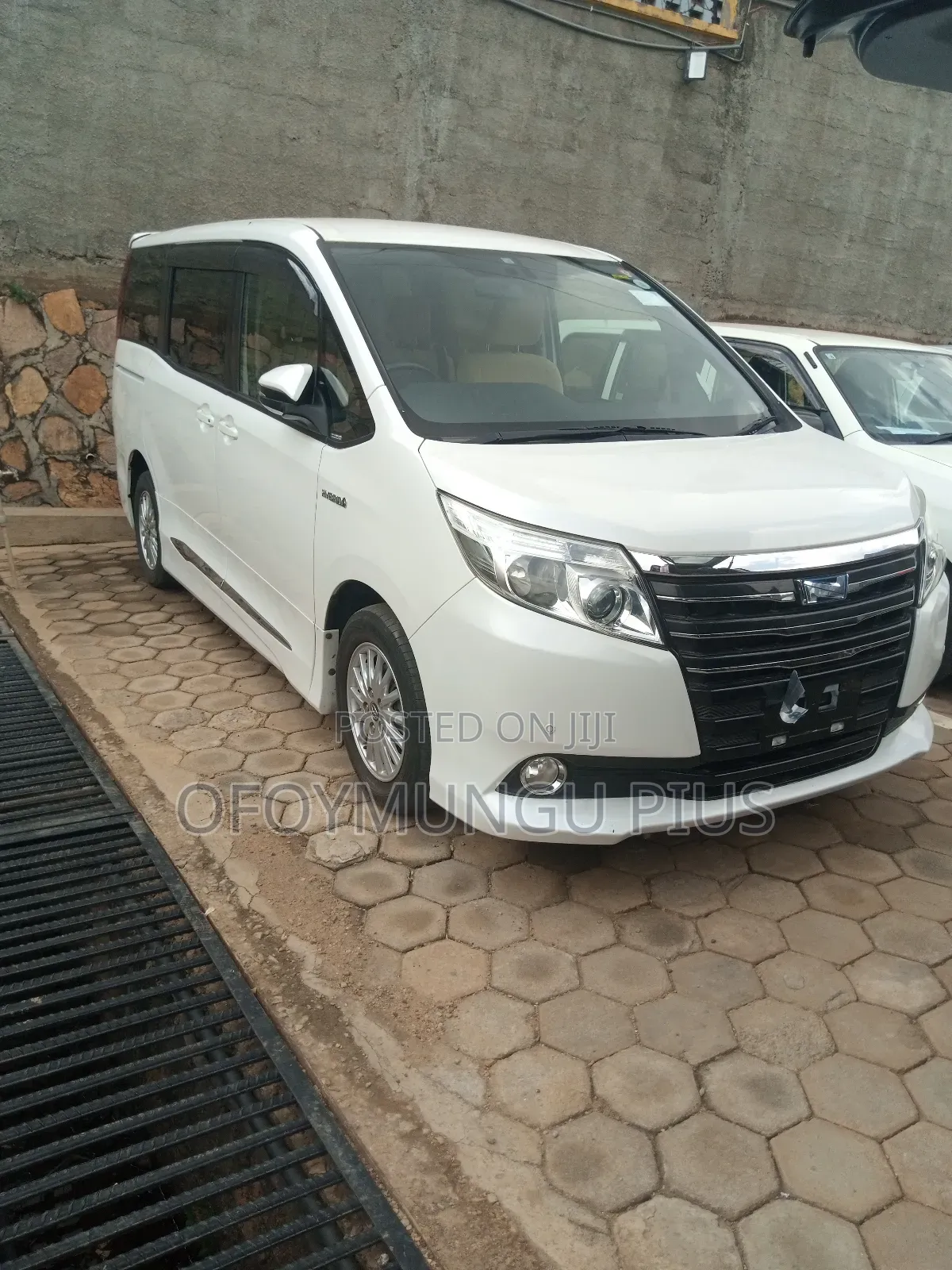 Toyota Noah 2015 White