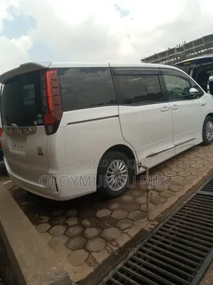Toyota Noah 2015 White