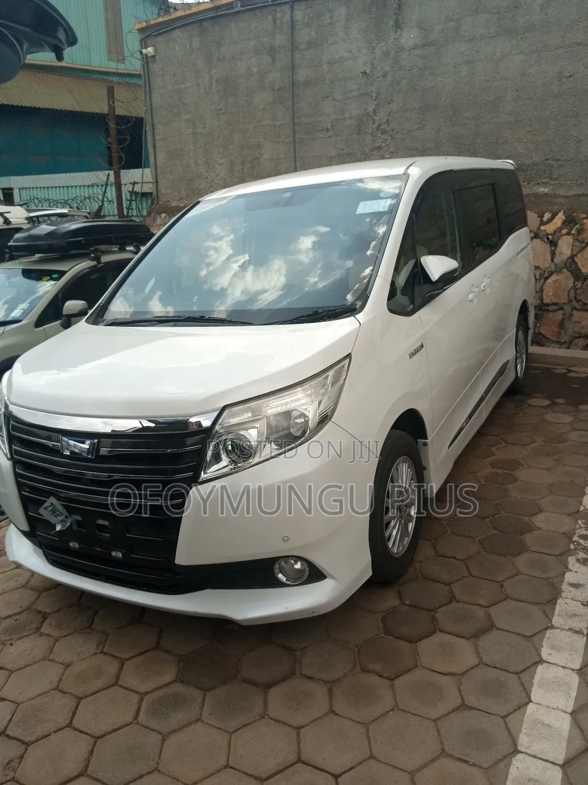 Toyota Noah 2015 White