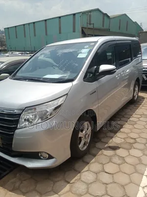 Toyota Noah 2015 Silver
