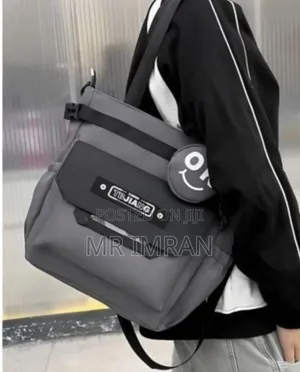 Multi-Pocket Tote Bag Made of Water-Resistant Nylon Material.