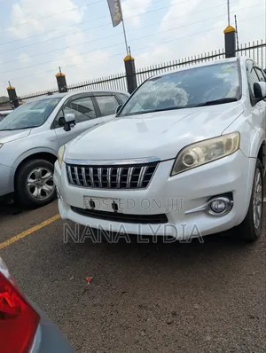 Toyota Vanguard 2011 White