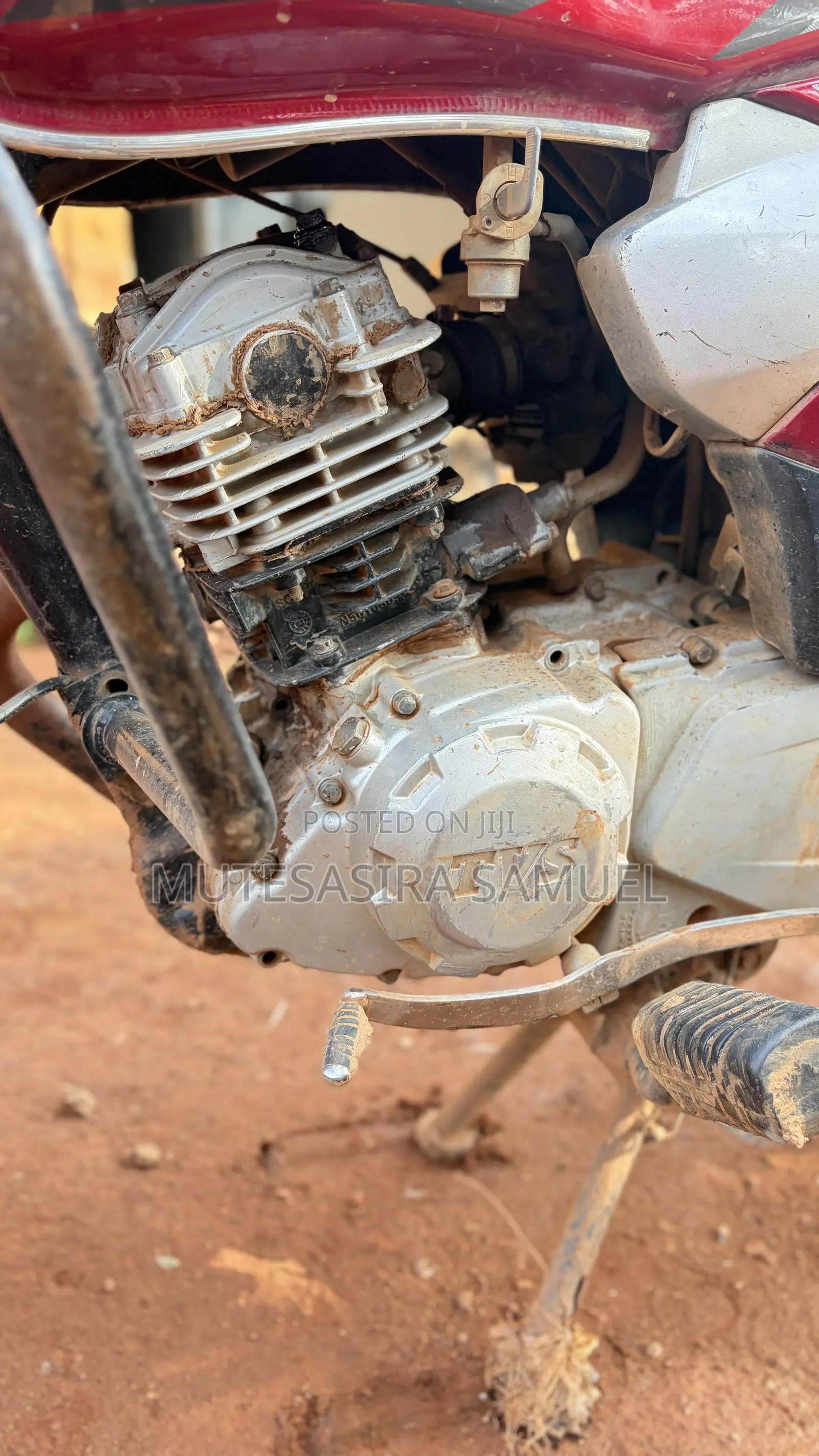 TVS HLX 125 2019 Red