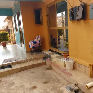 1bdrm Bungalow in Central Division for rent