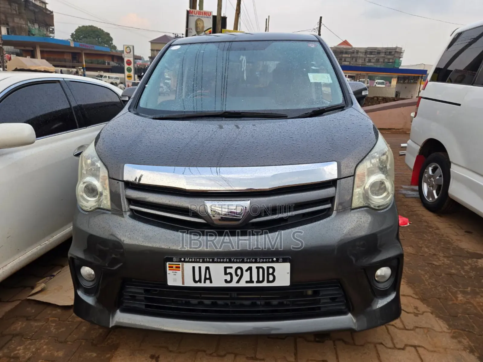 Toyota Noah 2012 Gray