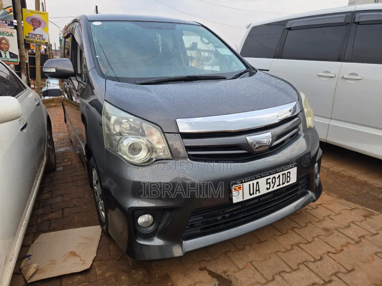 Toyota Noah 2012 Gray