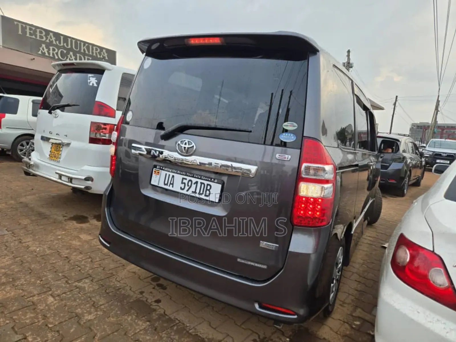 Toyota Noah 2012 Gray