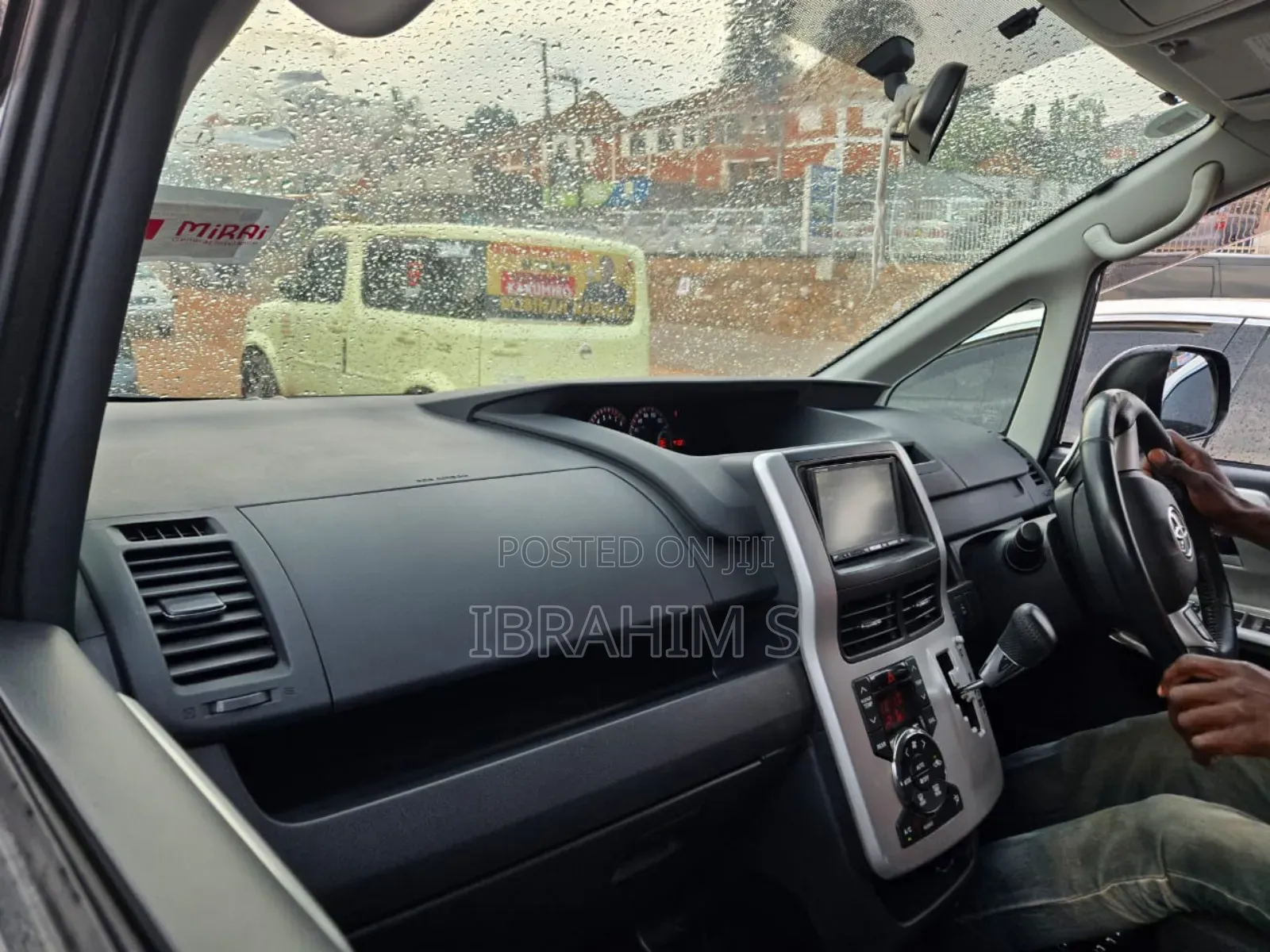 Toyota Noah 2012 Gray