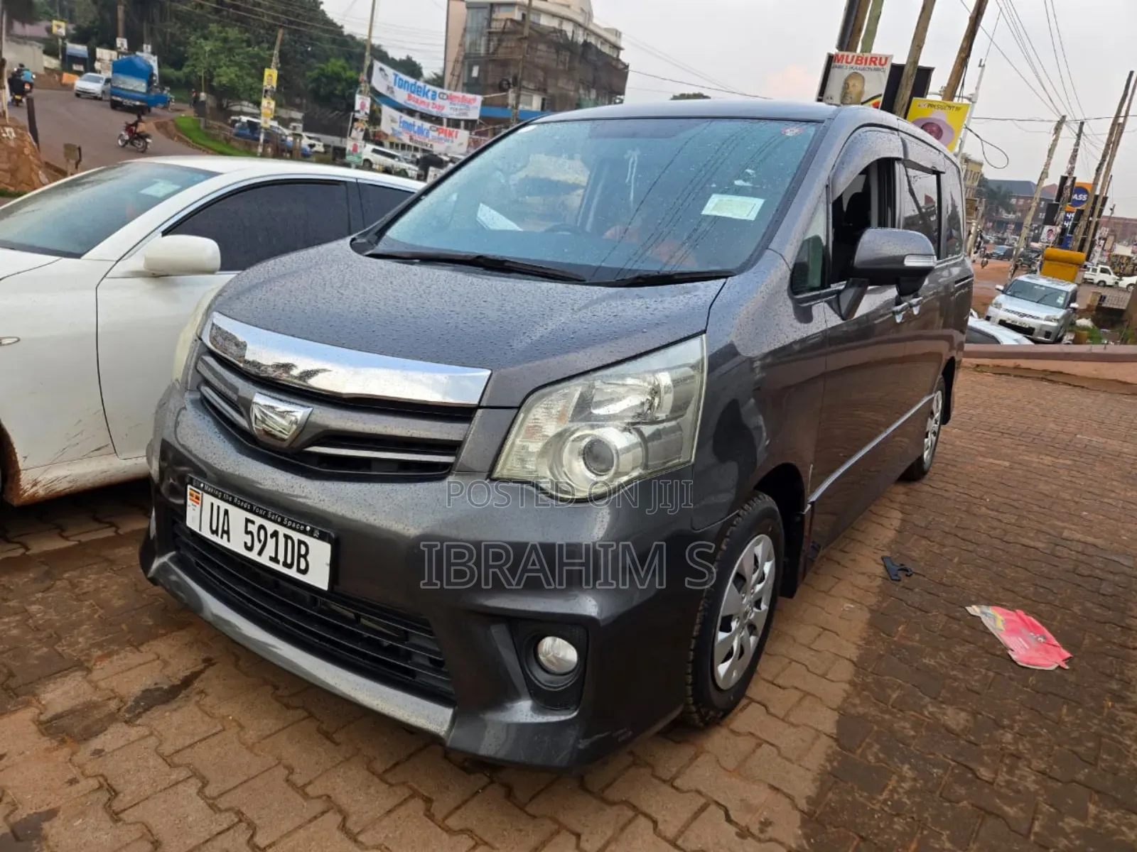 Toyota Noah 2012 Gray