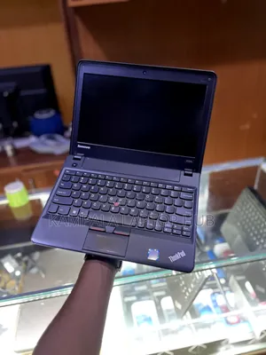 Laptop Lenovo ThinkPad X131e 4GB Intel Celeron HDD+SSD 500GB