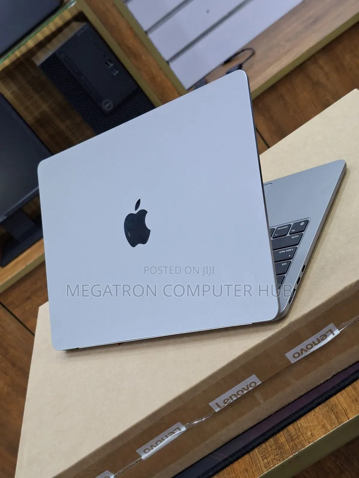 Laptop Apple MacBook Air 2022 M2 8GB Apple M2 SSD 256GB