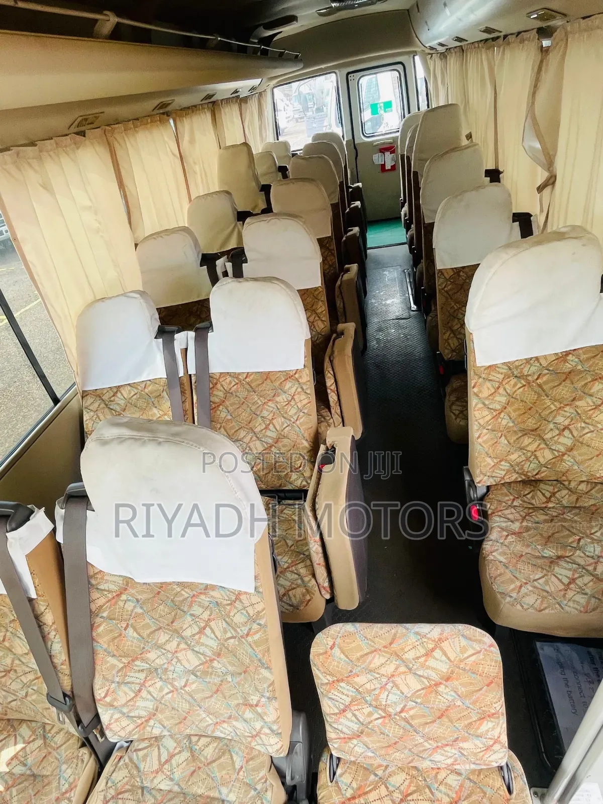 Mitsubishi Fuso Rosa 2013 White