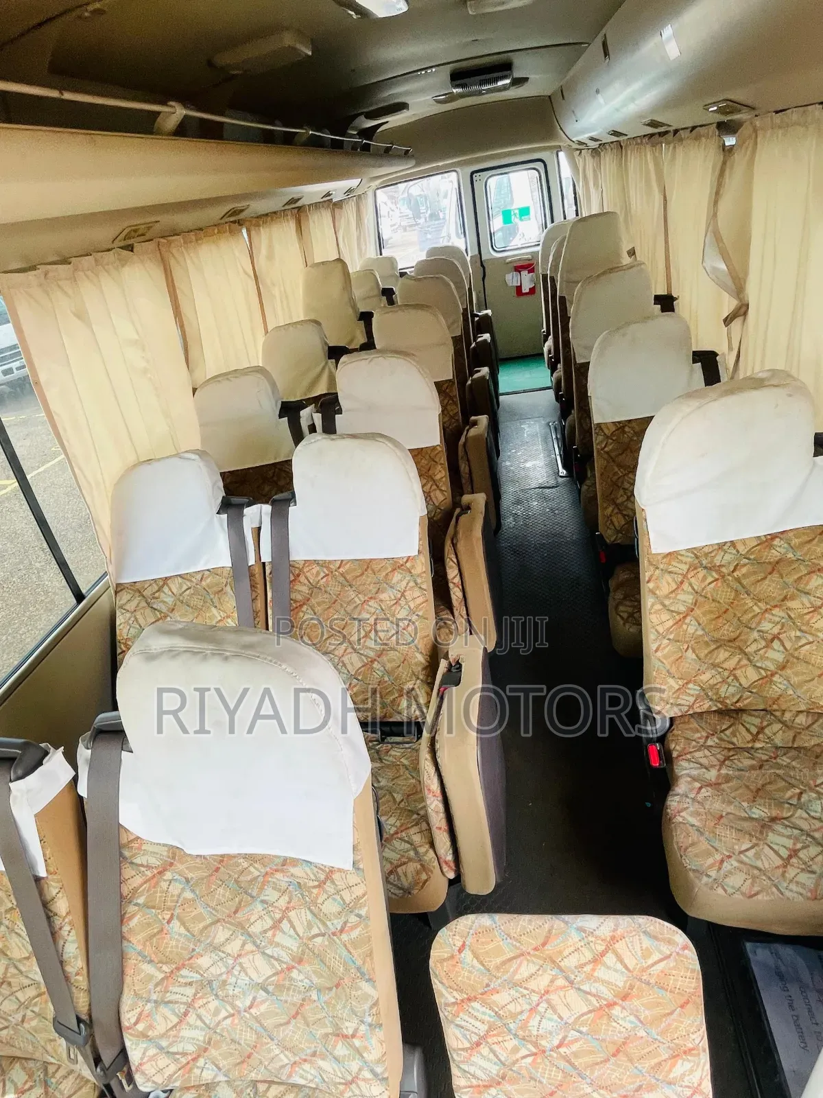 Mitsubishi Fuso Rosa 2013 White