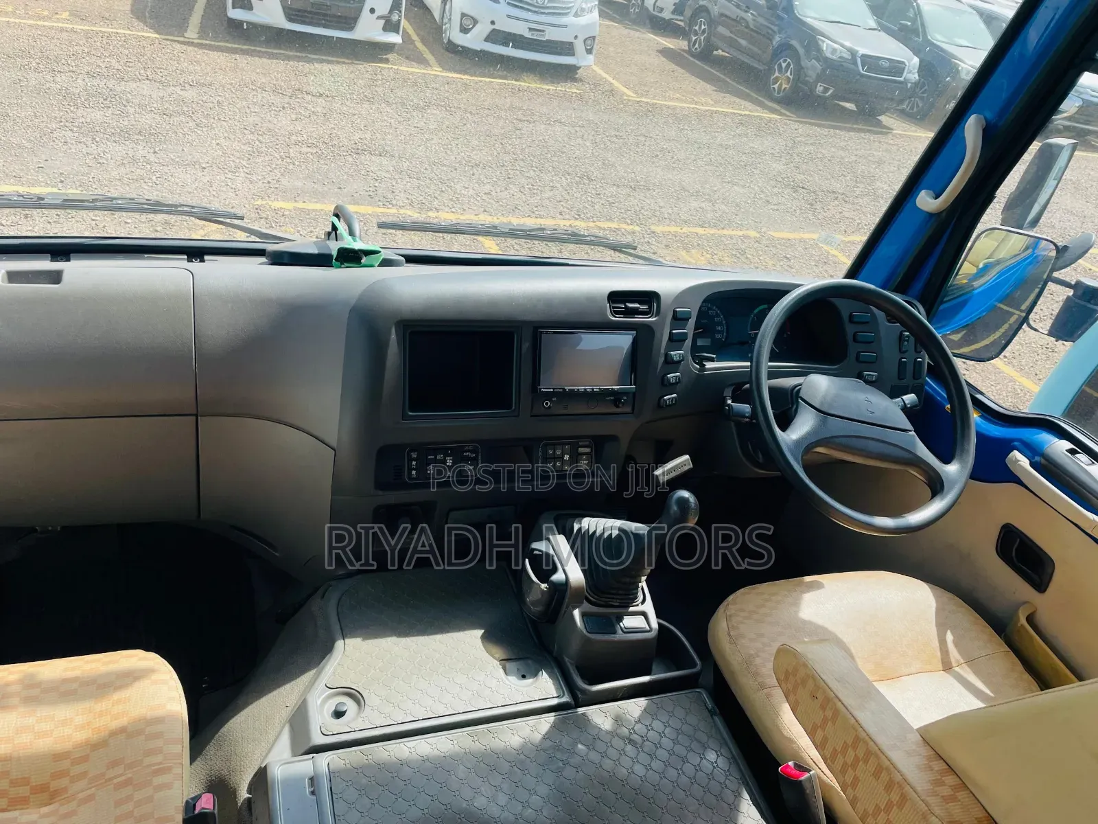 Mitsubishi Fuso Rosa 2012 Blue
