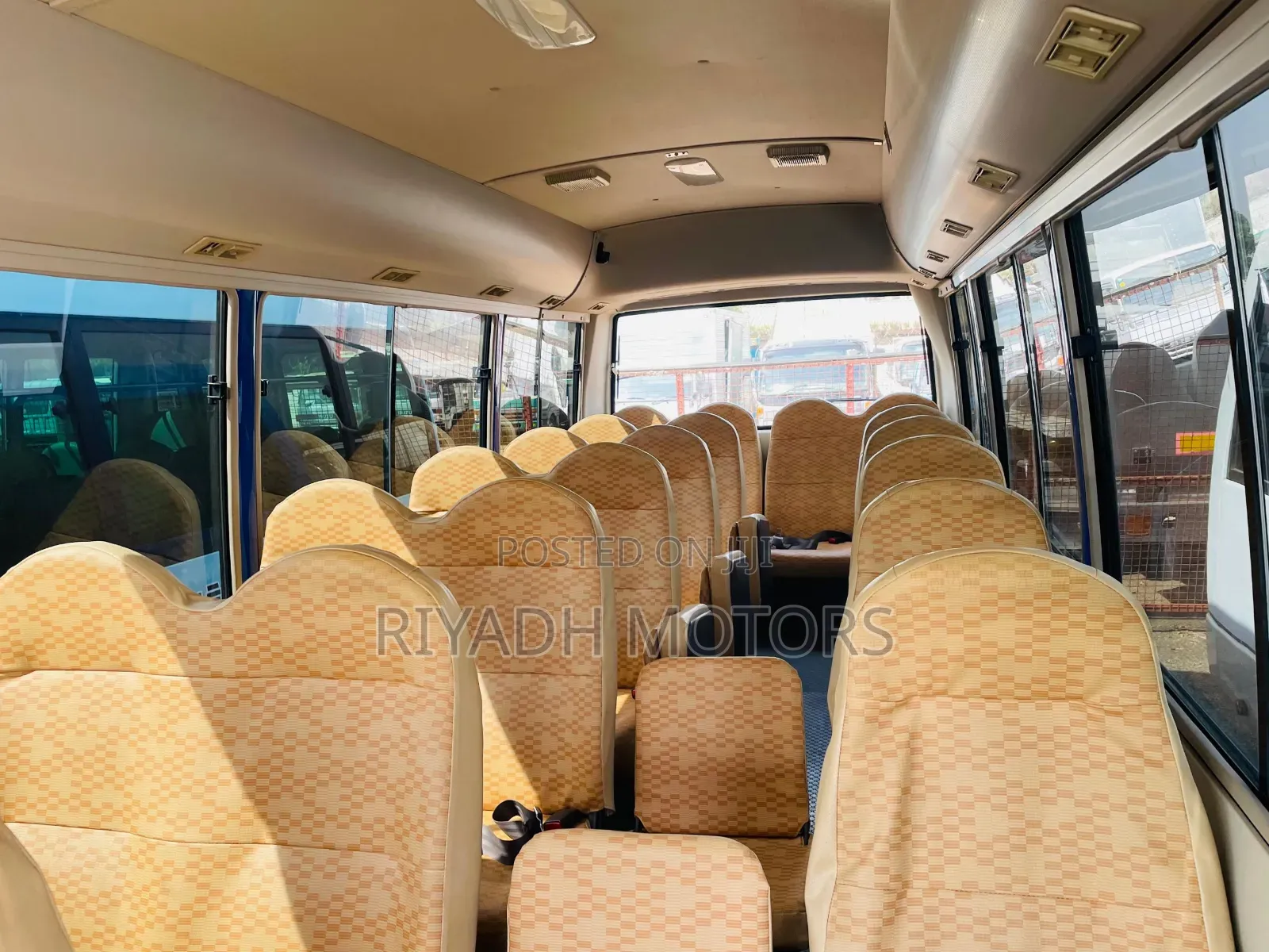 Mitsubishi Fuso Rosa 2012 Blue
