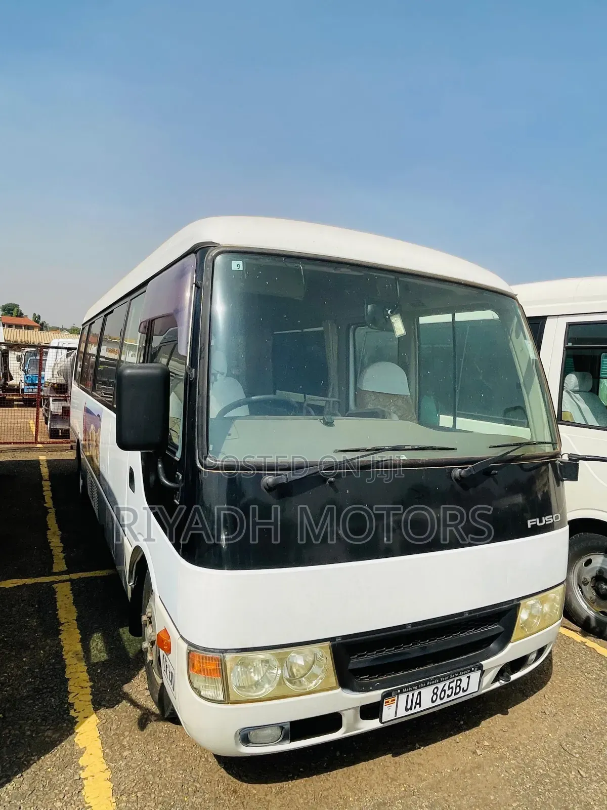 Mitsubishi Fuso Rosa 2010 White
