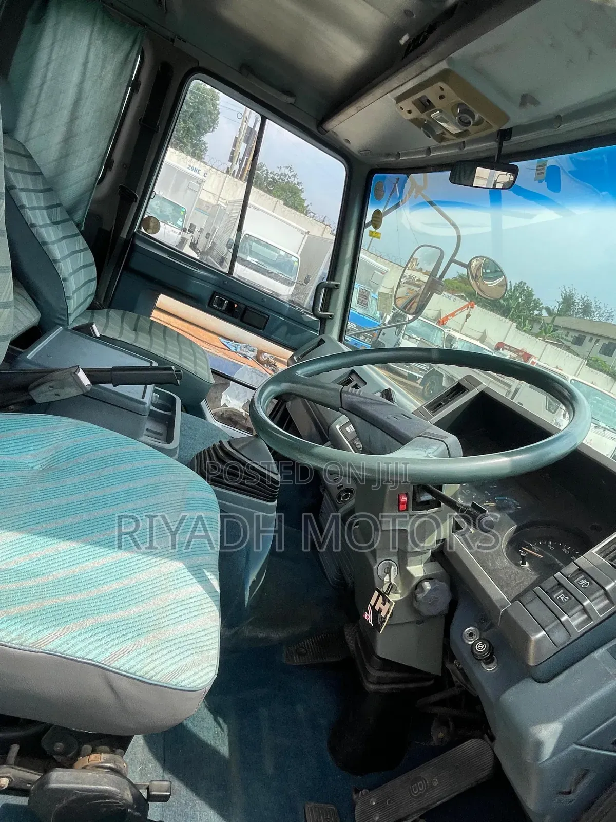 Isuzu Self Loader