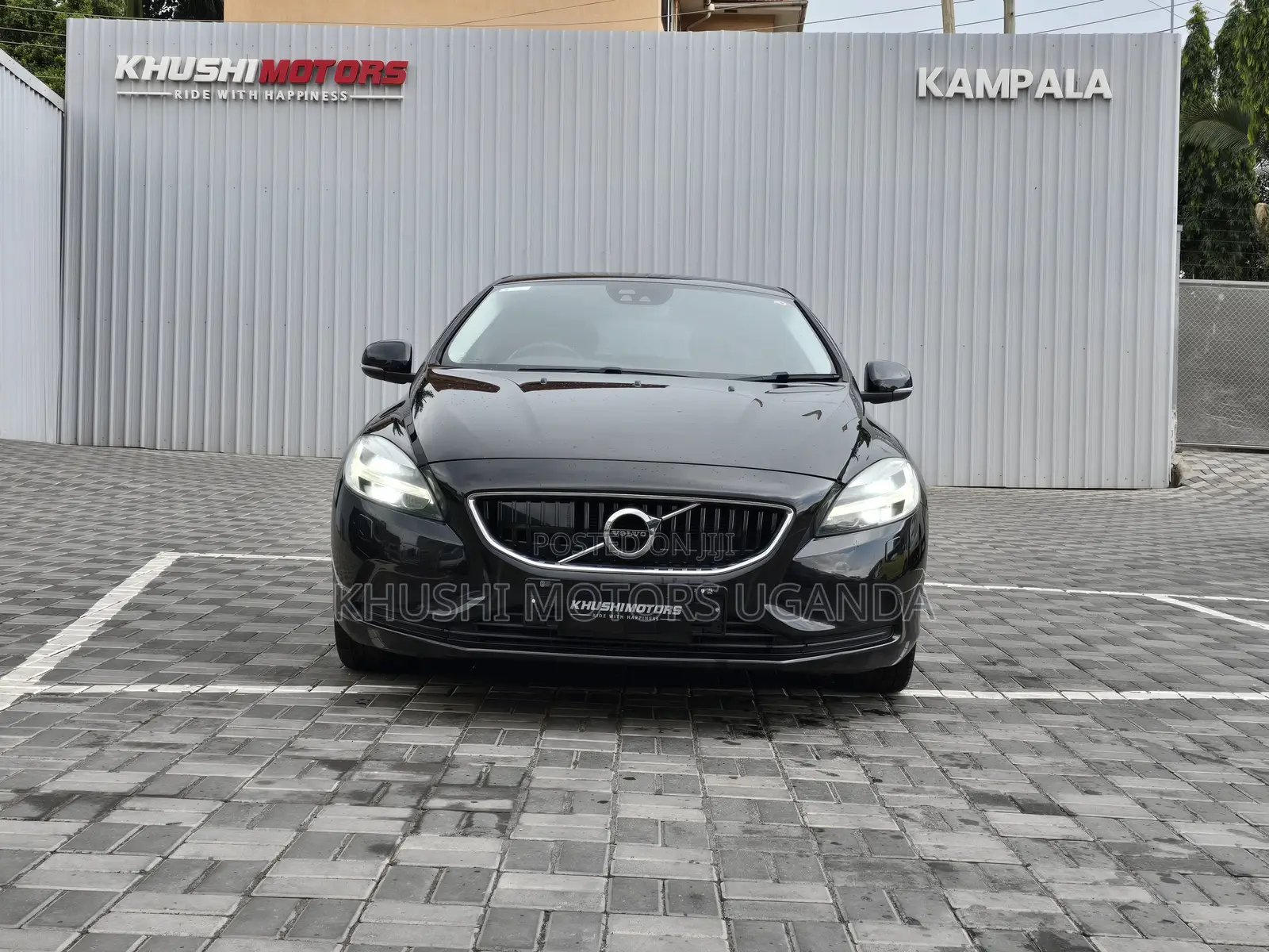 Volvo V40 2016 Black