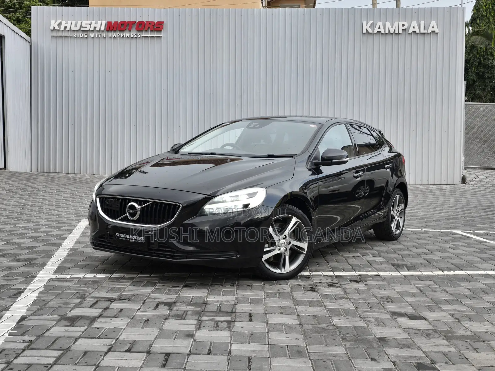 Volvo V40 2016 Black