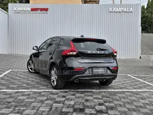 Volvo V40 2016 Black
