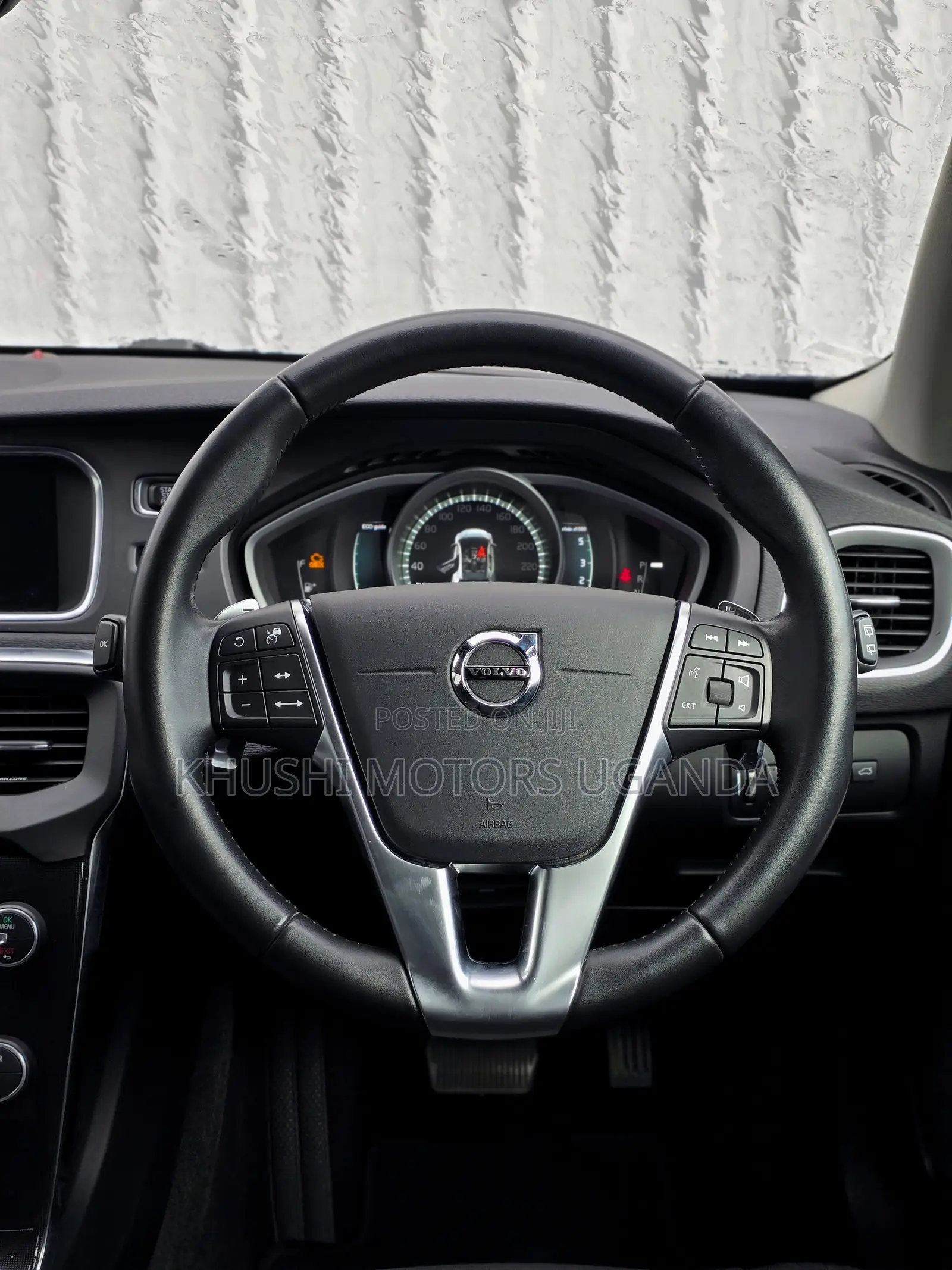 Volvo V40 2016 Black
