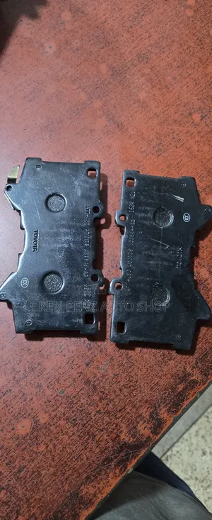 Landcruiser Lc300 and Lc250 Front Brake Pads ( Genuine Toyota)