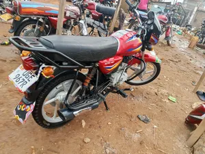 Bajaj Boxer 125 2022 Red