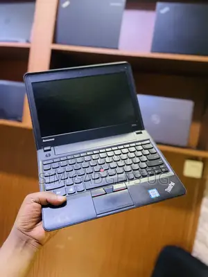 Laptop Lenovo ThinkPad X131e 4GB Intel Core I3 HDD 320GB