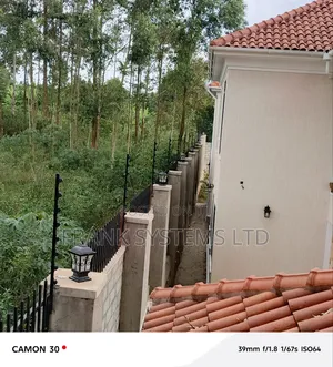 Electric Fence With Intrusion Alarm