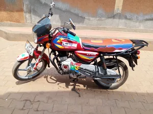 Bajaj CT 125X 2020 Red
